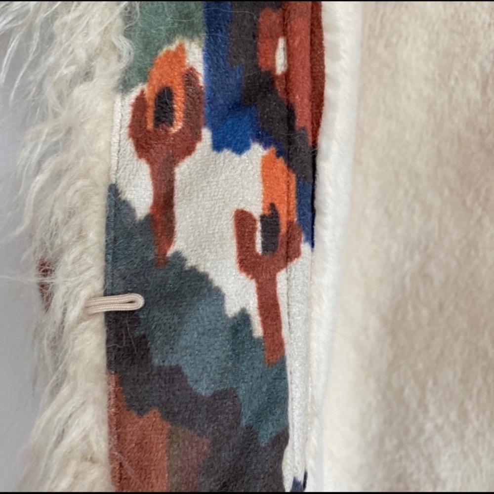 Donna Slayers’ Aztec Print Faux Suede Vest - Picture 9 of 11